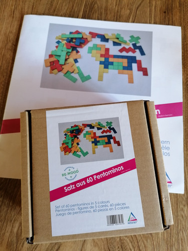 Πεντόμινο, 60 τεμάχια σε 5 χρώματα από RE-Wood